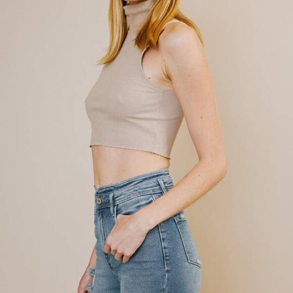 HIGH RISE BERMUDA SHORTS - Picture 2 of 3